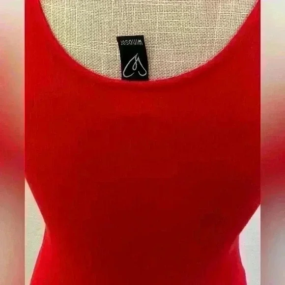 Windsor Red Bodysuit - Medium size - Picture 6 of 6